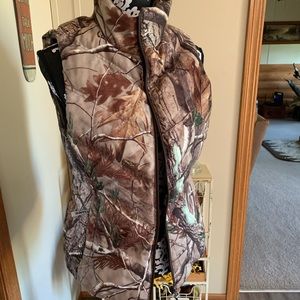 Real tree reversible hunting vest